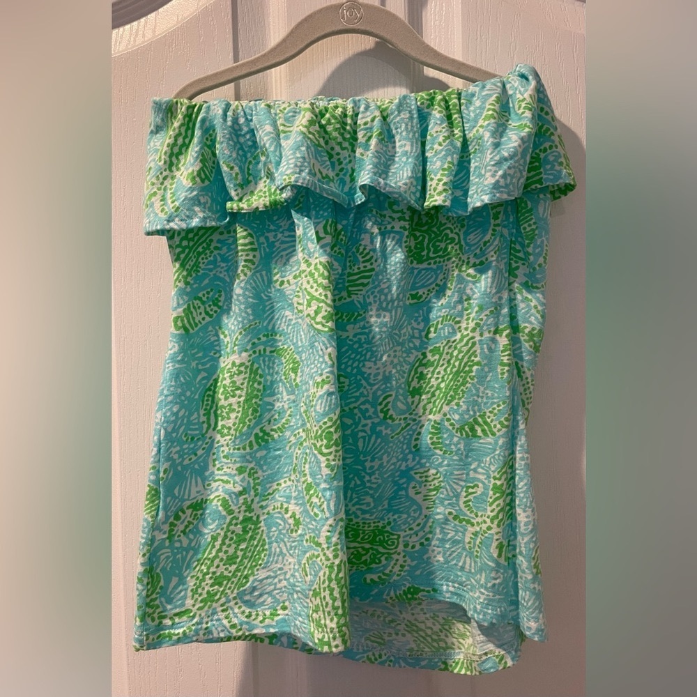 Adorable sleeveless, pastel, summer girl’s Lilly Pulitzer top.